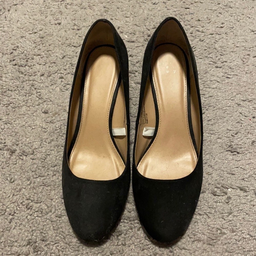 Black wedge heel